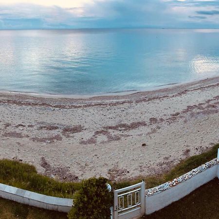 Seafront Maisonette In Fourka Luaran gambar