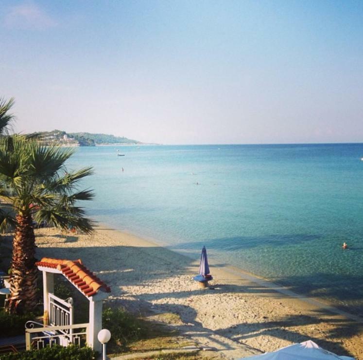 Seafront Maisonette In Fourka Luaran gambar