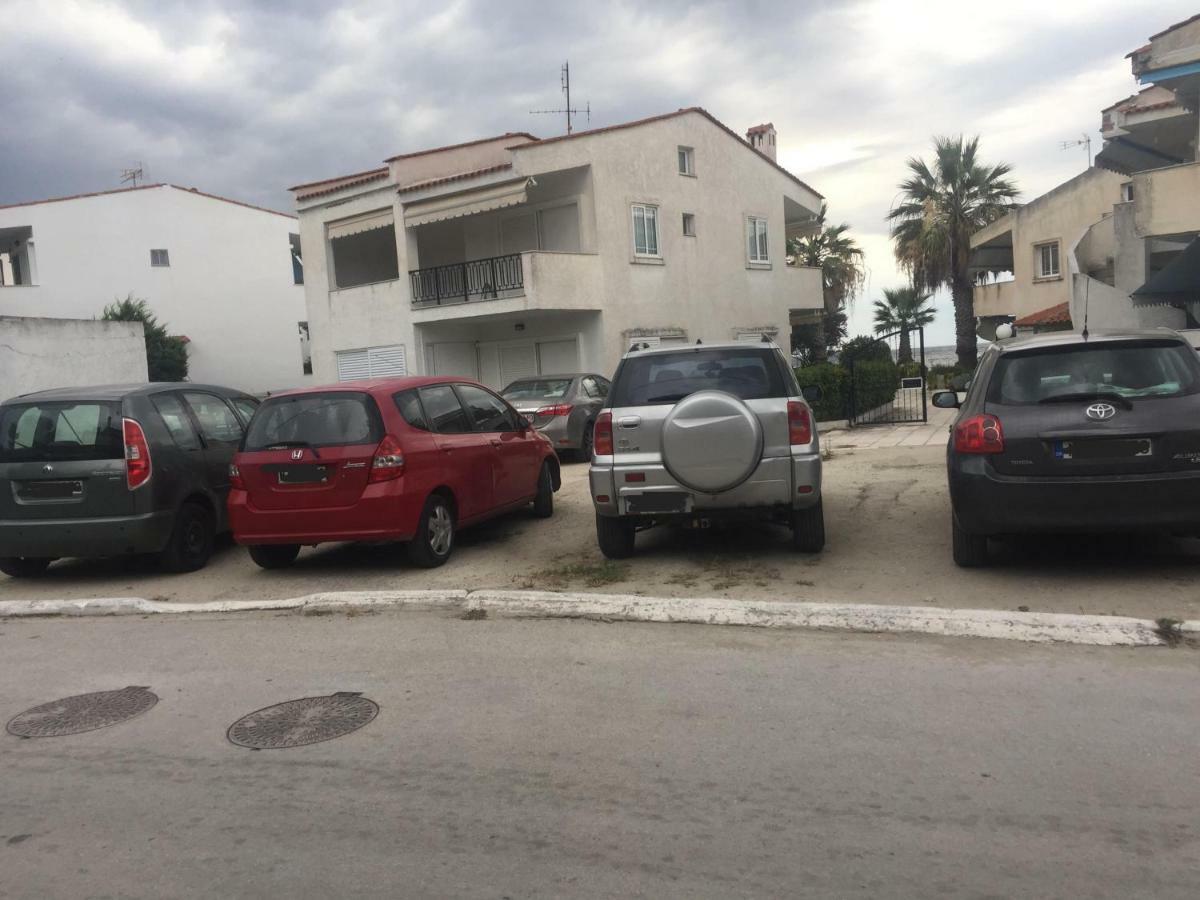 Seafront Maisonette In Fourka Luaran gambar