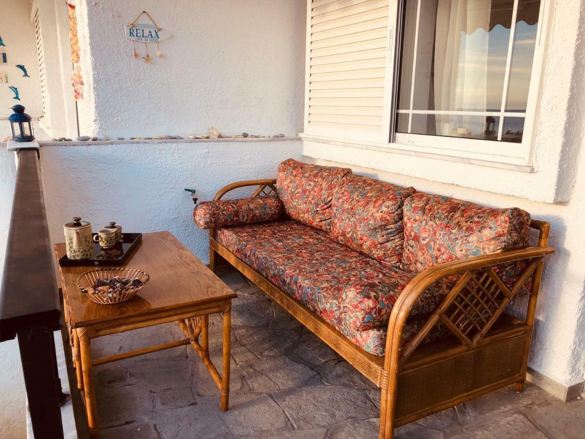 Seafront Maisonette In Fourka Luaran gambar