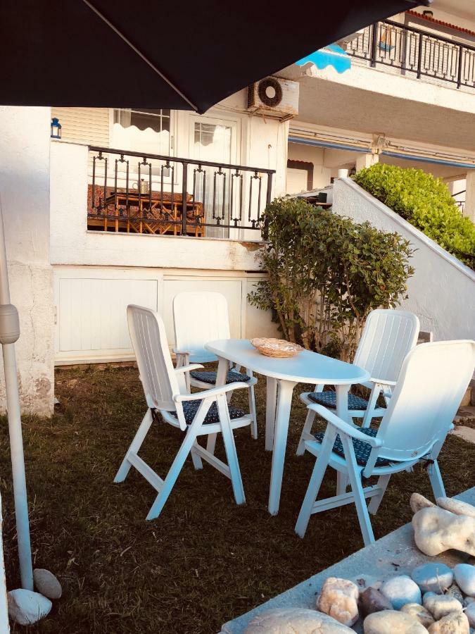 Seafront Maisonette In Fourka Luaran gambar