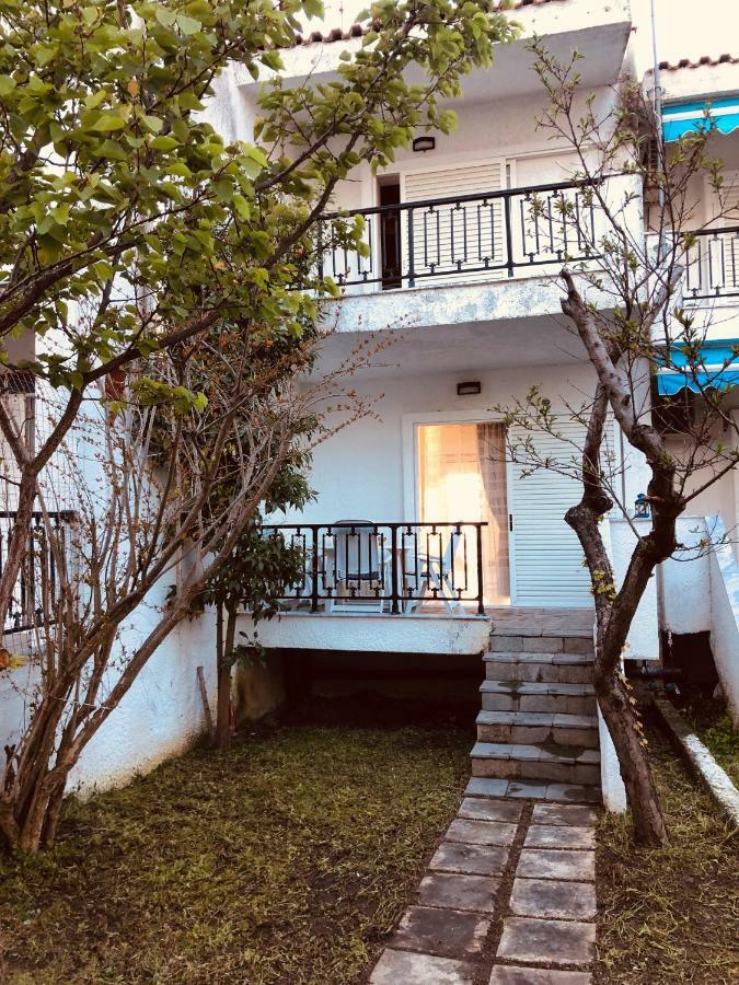 Seafront Maisonette In Fourka Luaran gambar