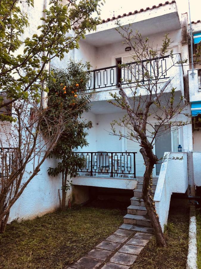Seafront Maisonette In Fourka Luaran gambar