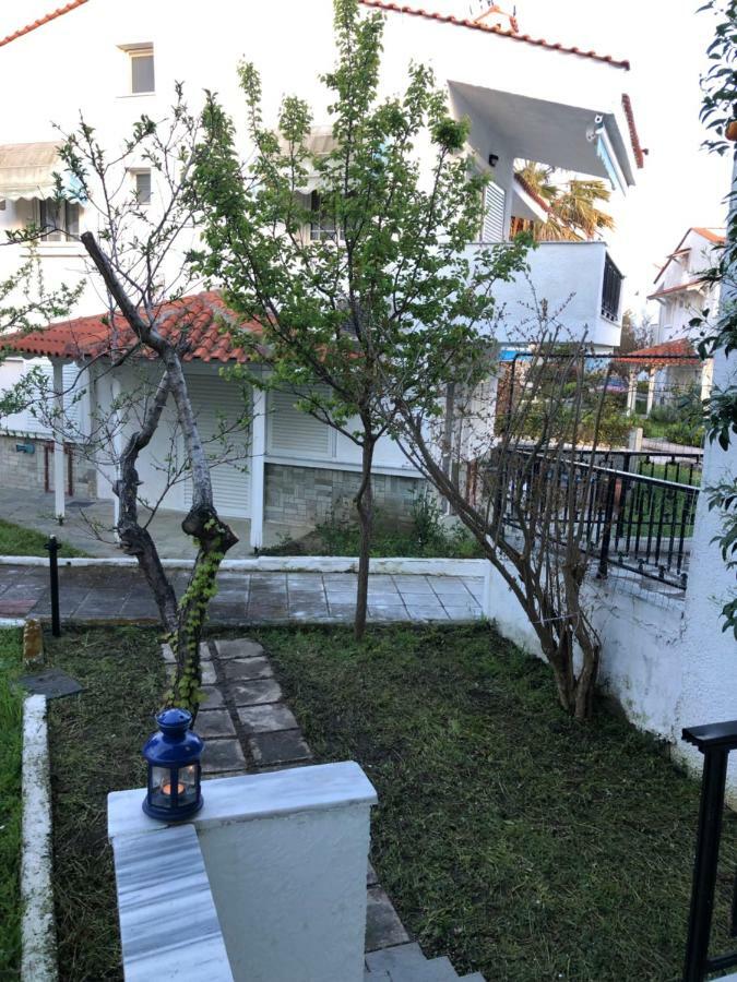 Seafront Maisonette In Fourka Luaran gambar