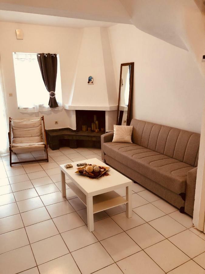 Seafront Maisonette In Fourka Luaran gambar