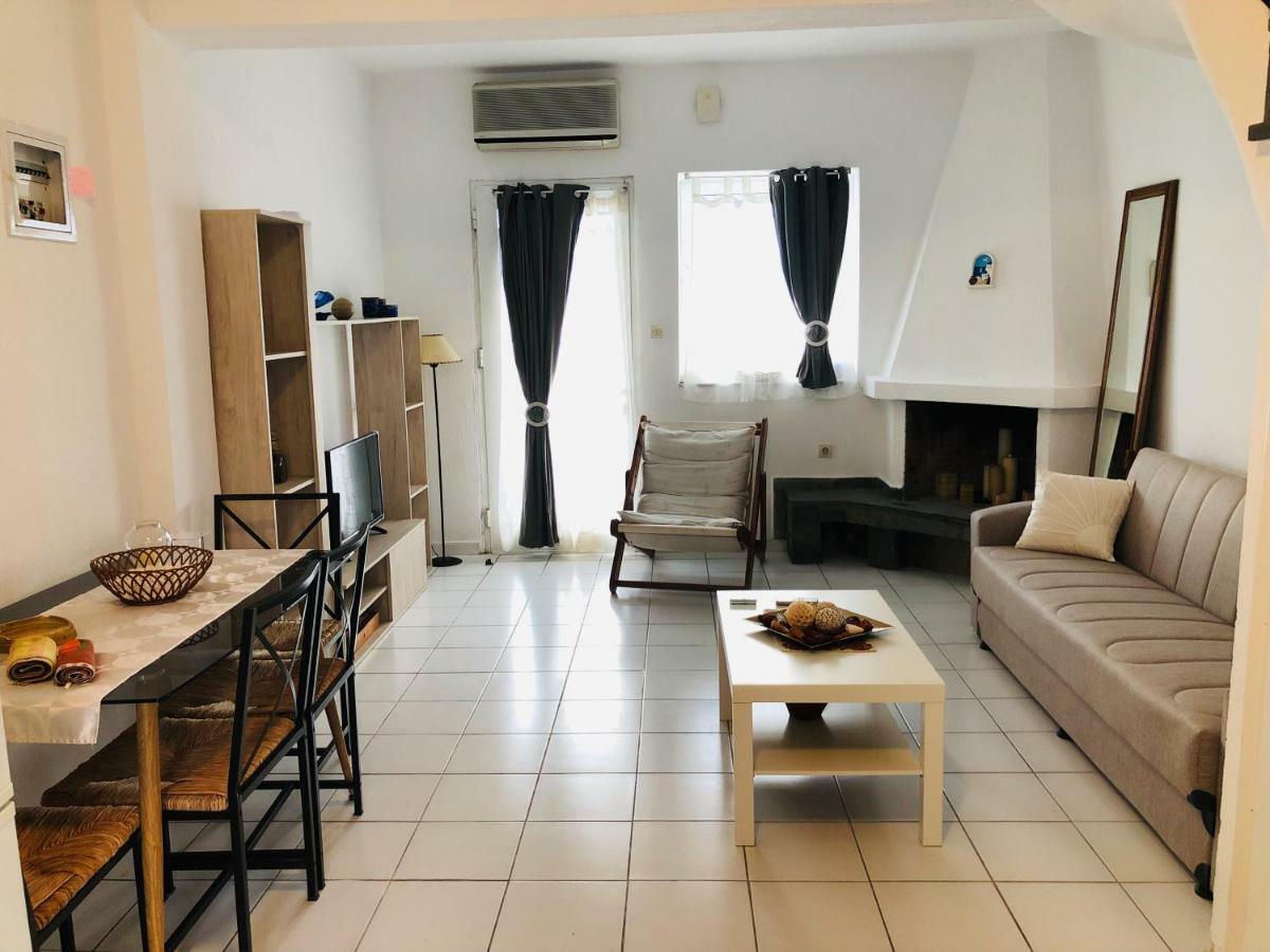 Seafront Maisonette In Fourka Luaran gambar