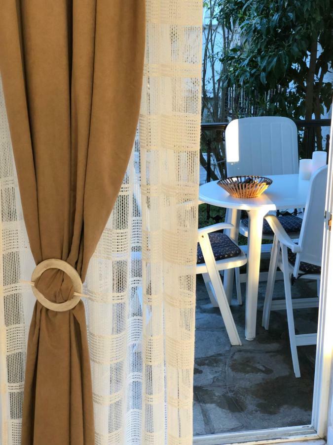 Seafront Maisonette In Fourka Luaran gambar