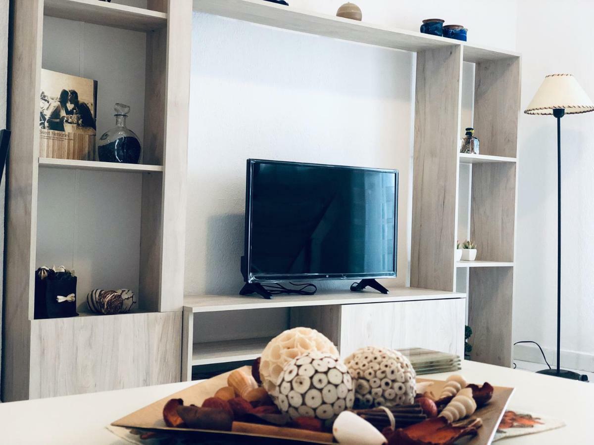 Seafront Maisonette In Fourka Luaran gambar