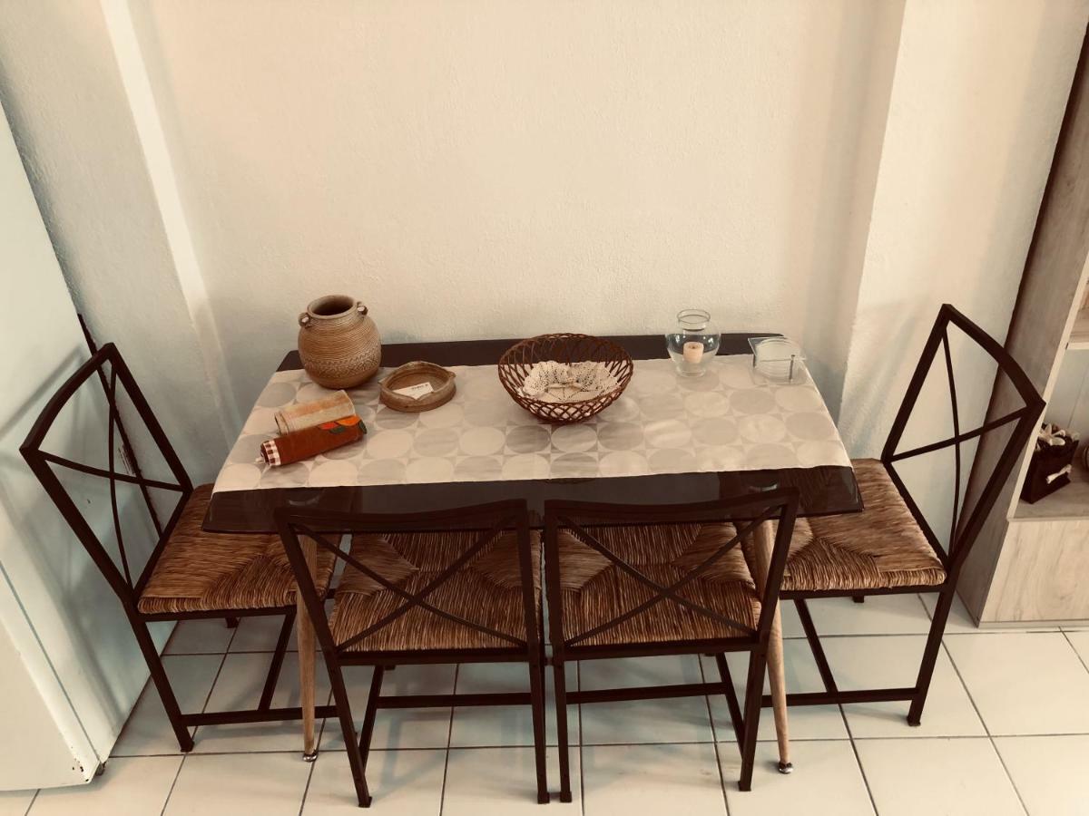 Seafront Maisonette In Fourka Luaran gambar