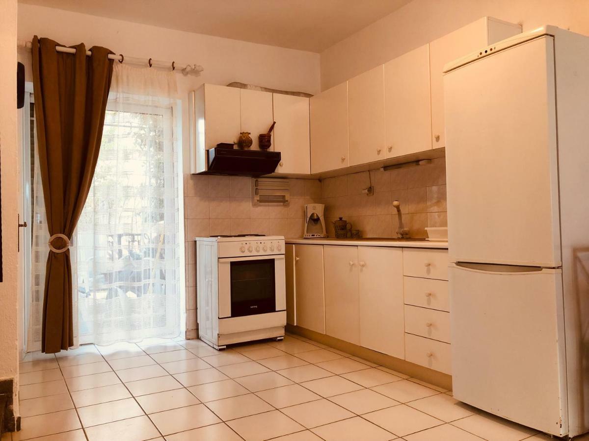Seafront Maisonette In Fourka Luaran gambar