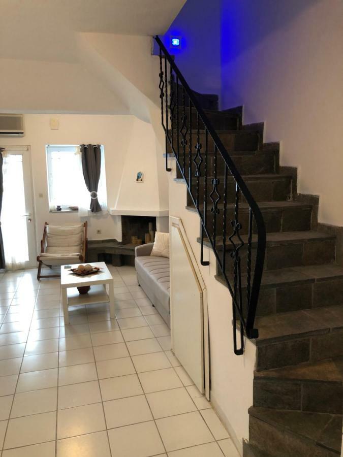 Seafront Maisonette In Fourka Luaran gambar
