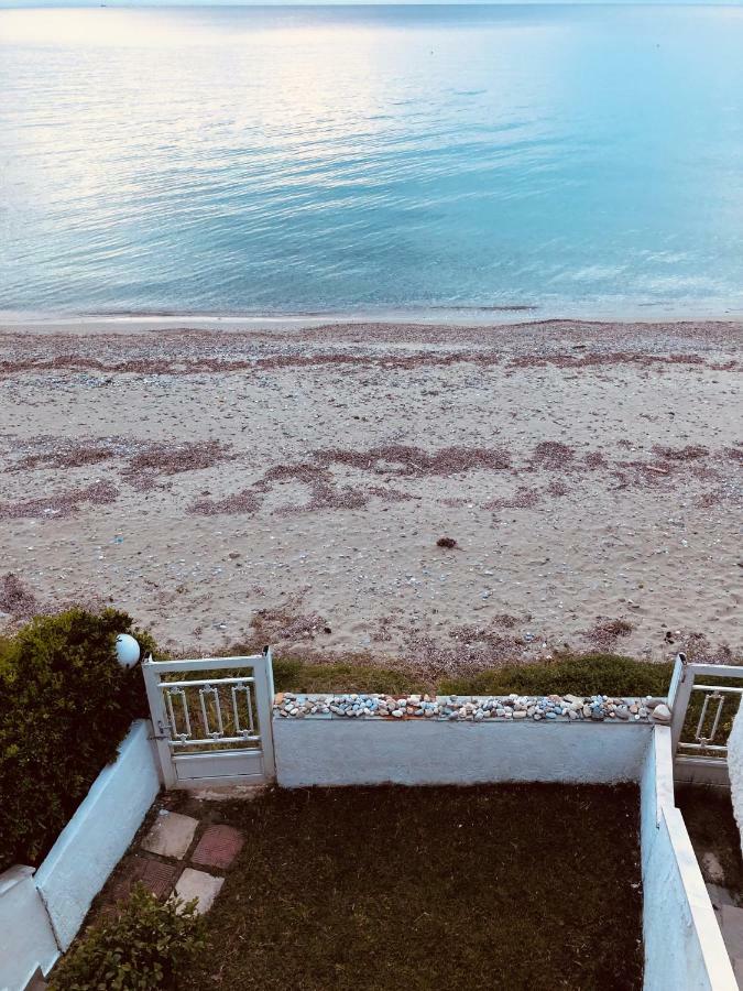 Seafront Maisonette In Fourka Luaran gambar
